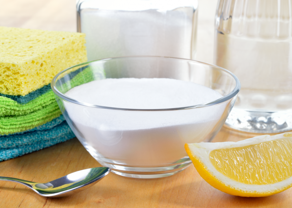 Natural alternative: DIY cream cleaner for kitchen and bath